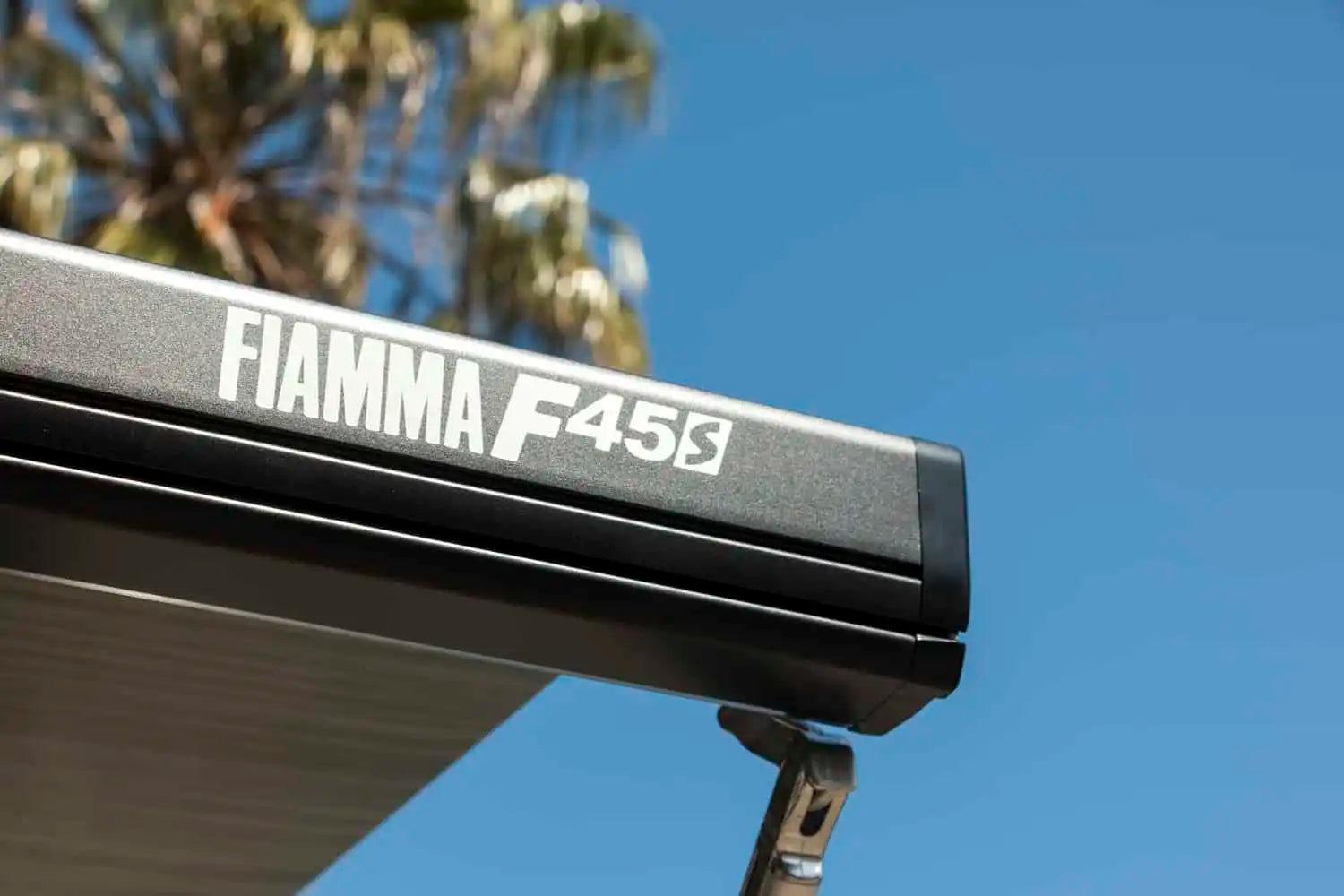 fiamma-awning-agile-off-road-mercedes-sprinter